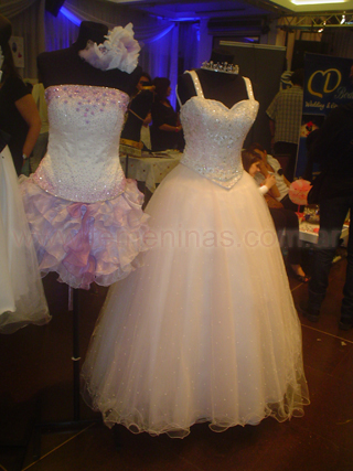 Reina Juliette estuvo presente en la Expo para quinceañeras que estan buscando el mejor vestido para esa noche tan especial